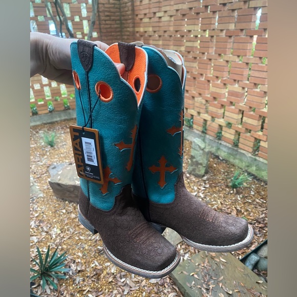 Kids Ariat Boots size 9 - Picture 4 of 7